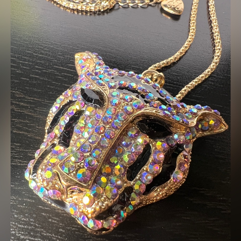 🖤 NWT! Panther Rhinestone Necklace